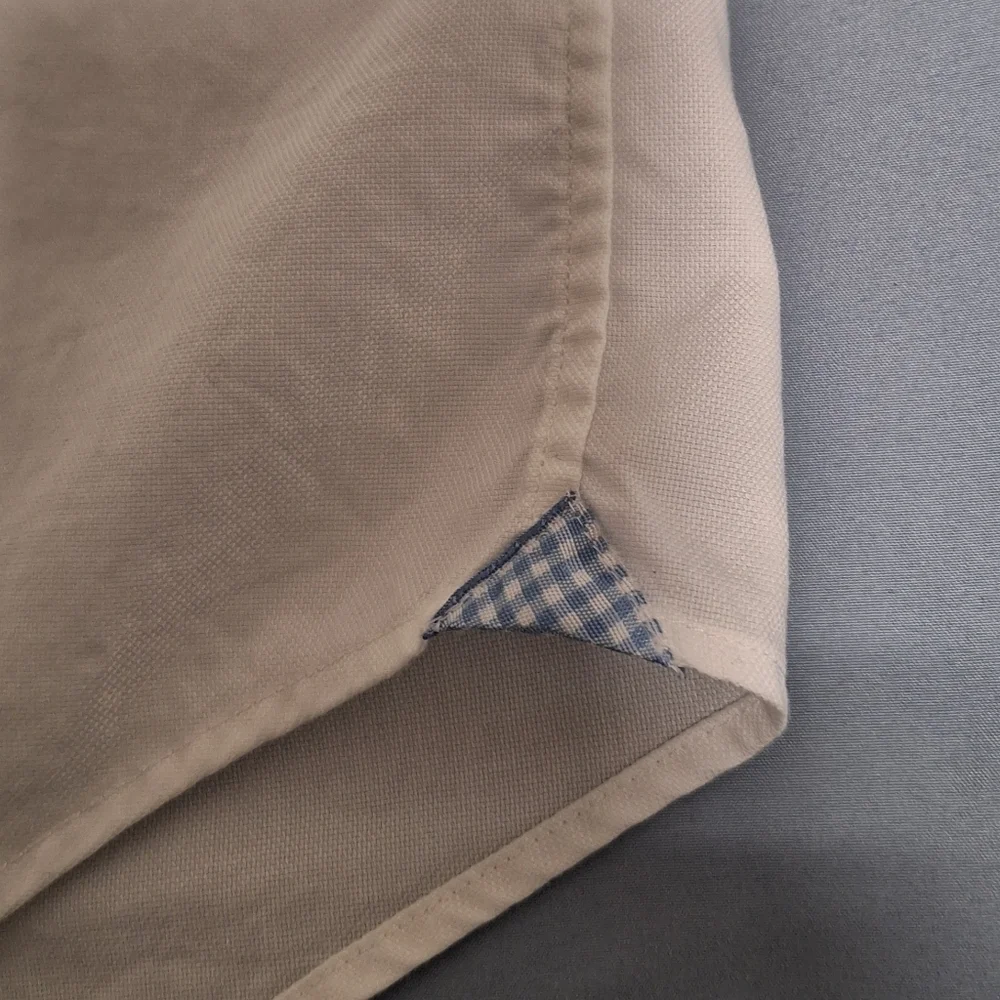 A Banana Republic long sleeve button-down men's shirt. It's a size XL. EUC